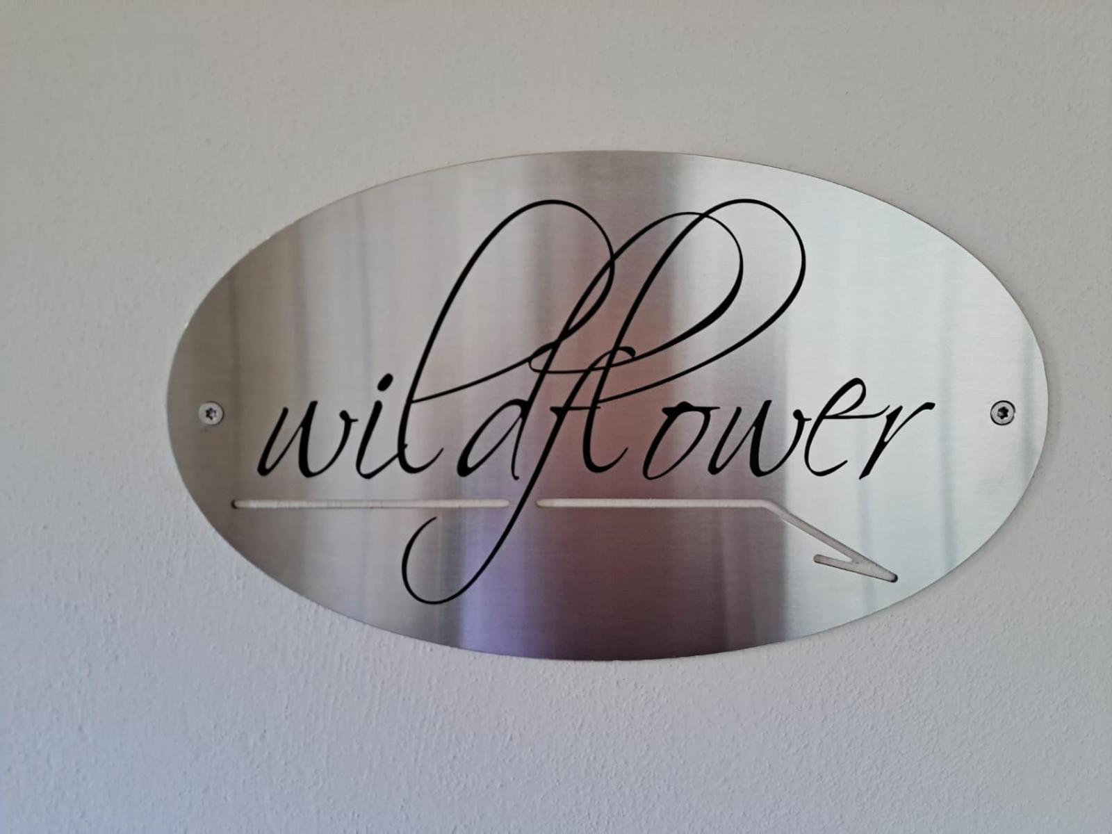 Apartment Wildflower In Privatvilla Im Herzen Merans Exterior photo
