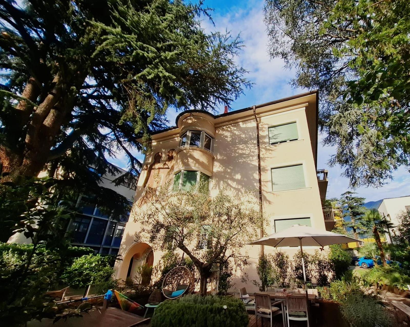 Apartment Wildflower In Privatvilla Im Herzen Merans Exterior photo